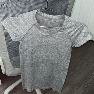 lululemon grey tee shirt size 2